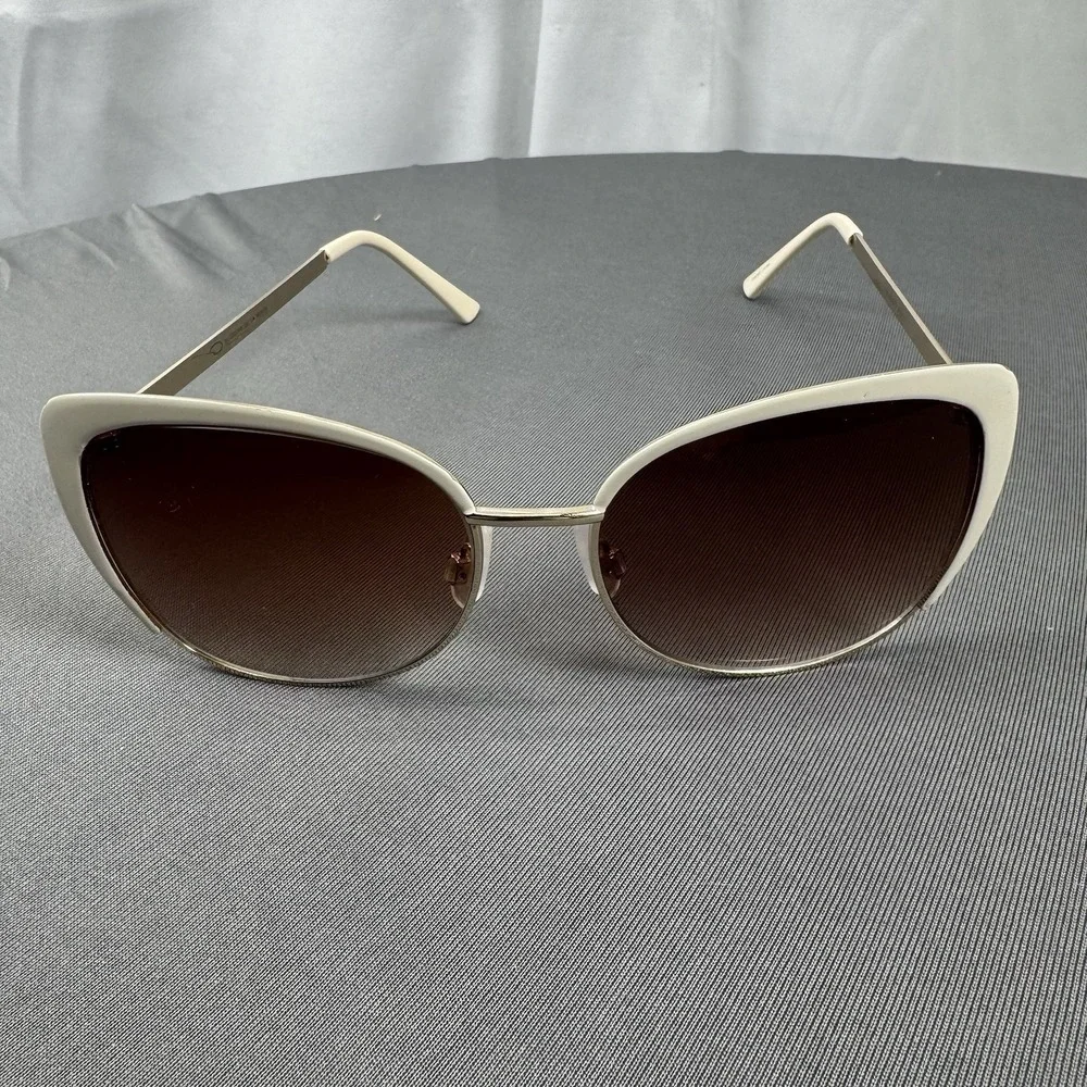 O By Oscar De La Renta Cream & Gold Cat Eye Sunglasses - Picture 2 of 7